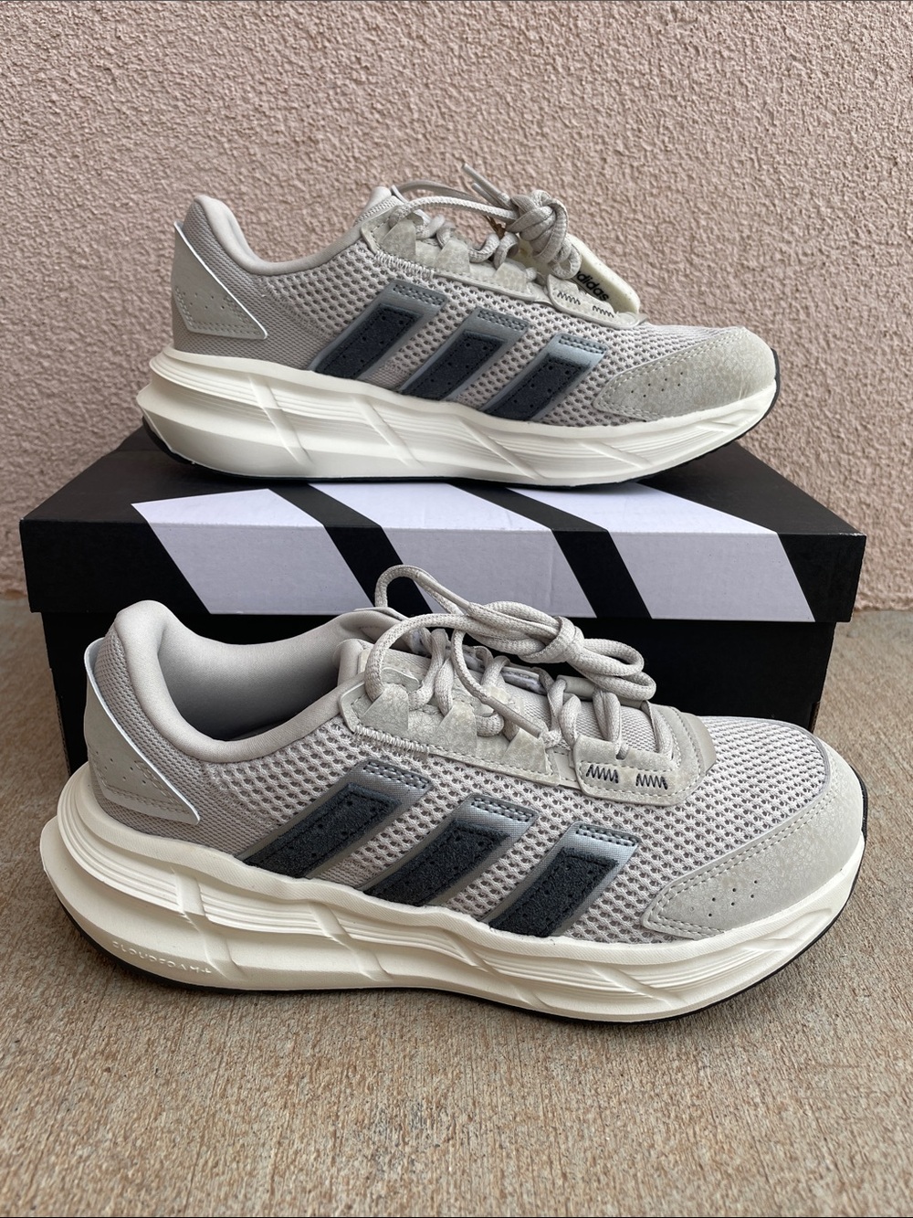 NWT adidas Astrastar Sneakers